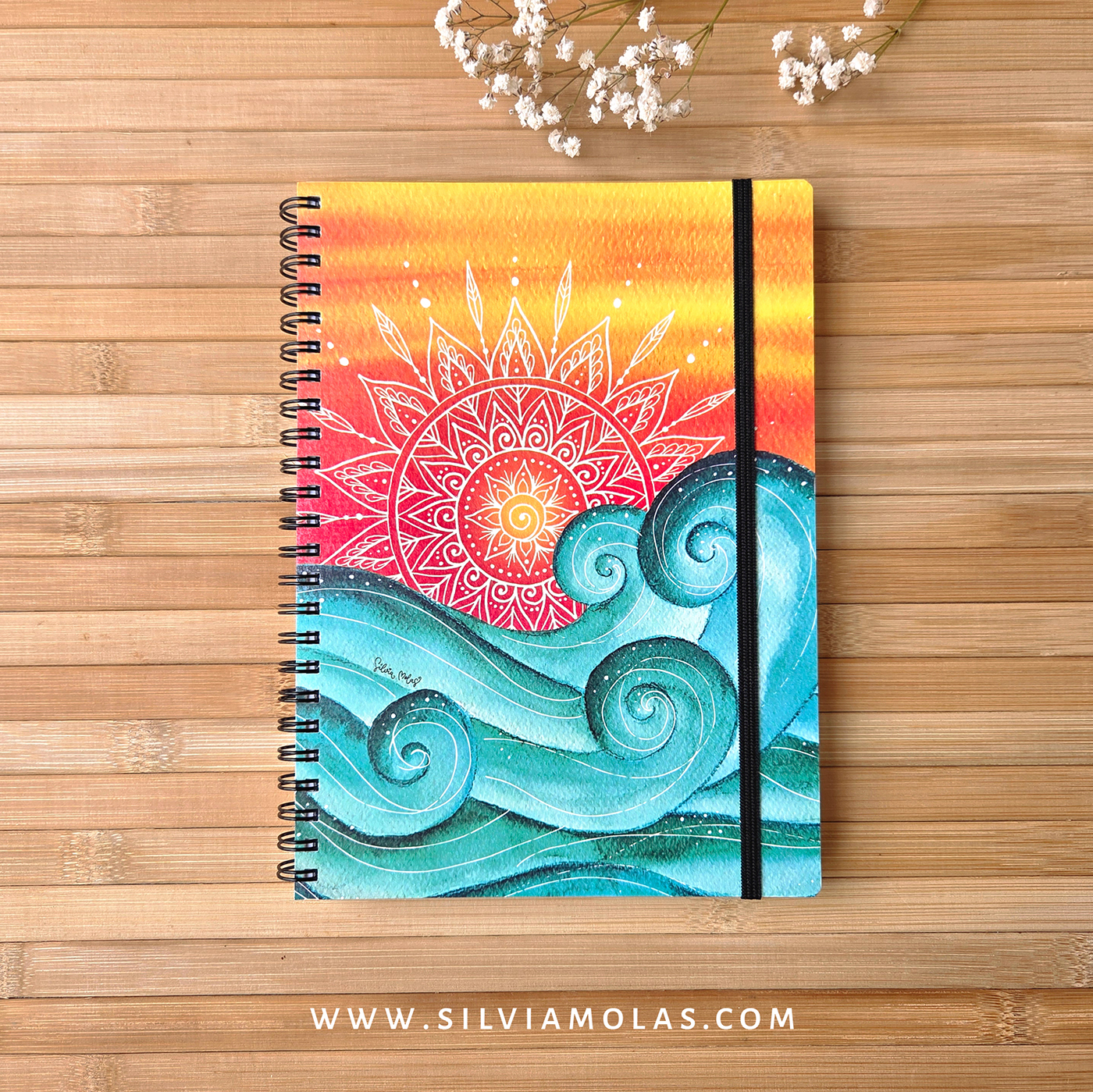 Libreta_A5_SolOnades_Foto2 Llibreta A5 (15x21 cm) “Sol i onades” Gaudir la vida és trobar motius per celebrar-la.